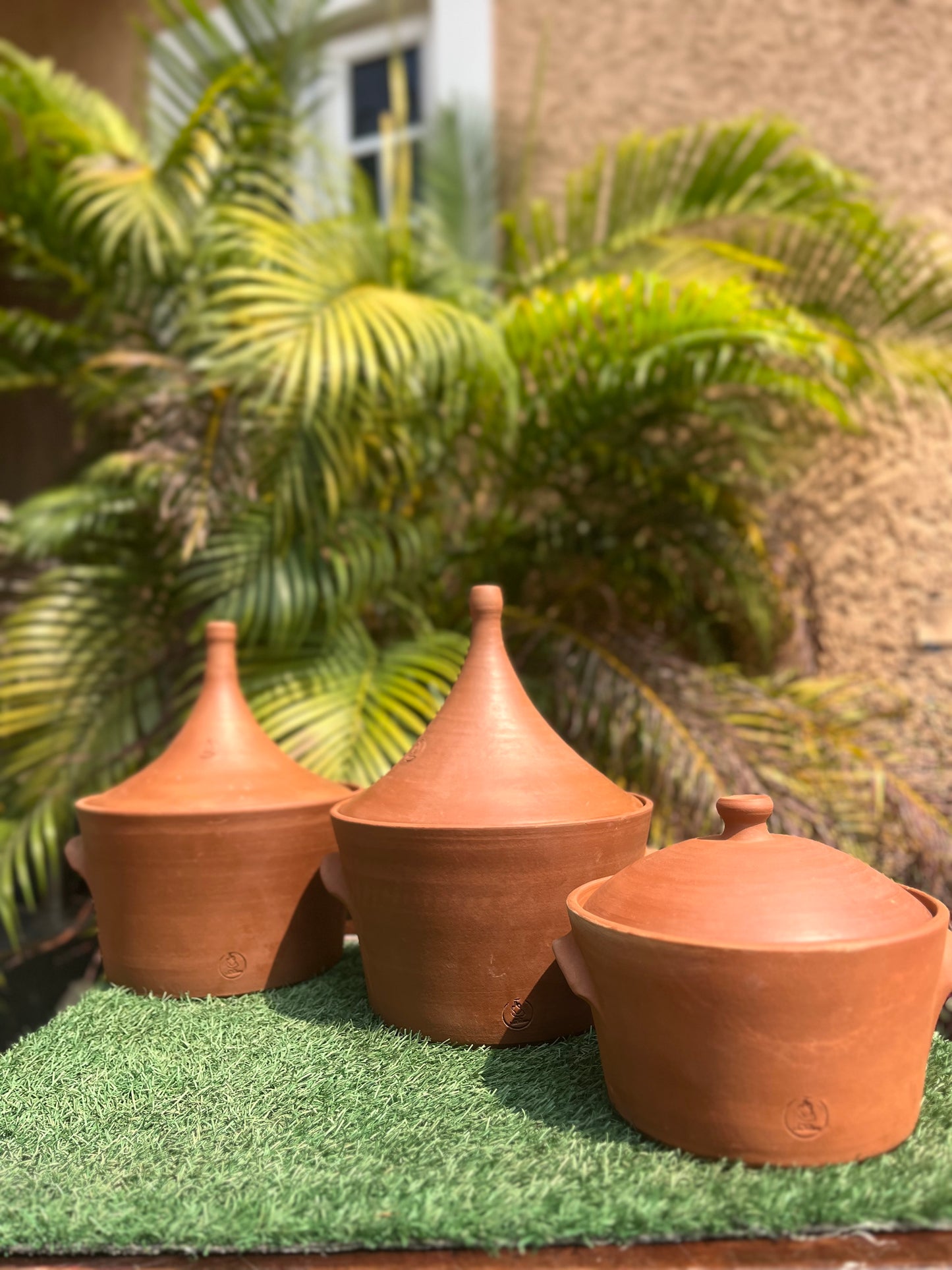 Nest of clay pots