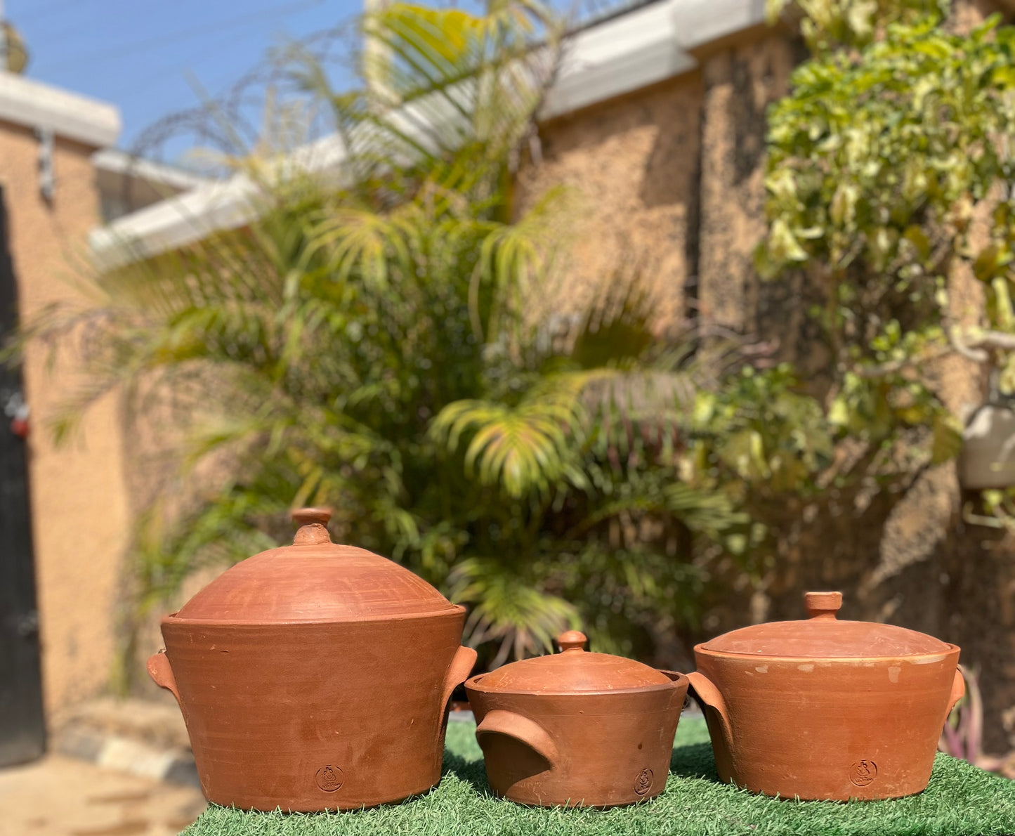 Nest of clay pots